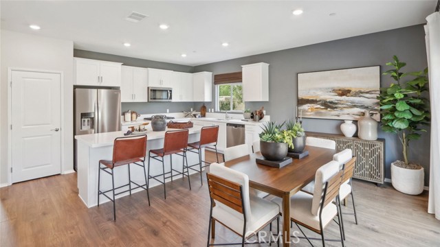 Detail Gallery Image 9 of 27 For 23571 Evening Primrose Ct, Wildomar,  CA 92595 - 5 Beds | 4 Baths