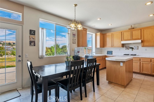 11884 Mariposa Bay Lane, Porter Ranch CA: https://media.crmls.org/medias/b4044413-e752-46df-9777-c2fc147cb902.jpg