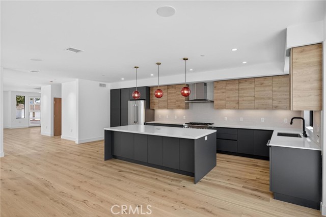Detail Gallery Image 8 of 50 For 1011 S Prospect Ave, Redondo Beach,  CA 90277 - – Beds | – Baths