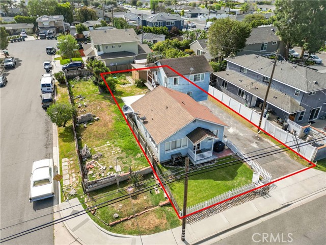 2110 Orange Avenue, Costa Mesa CA: https://media.crmls.org/medias/b4063333-c977-45f9-9960-59bdd9d9ede8.jpg