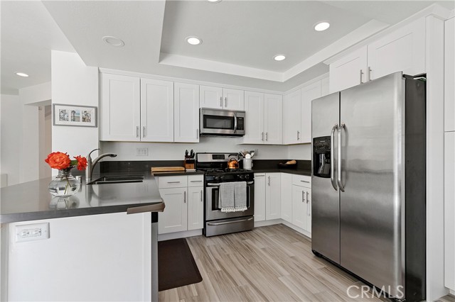 Detail Gallery Image 16 of 33 For 24672 Calle Largo, Calabasas,  CA 91302 - 3 Beds | 3 Baths