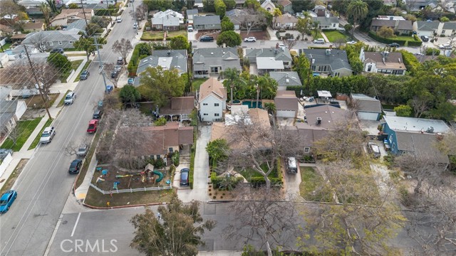 10340 Margate Street, North Hollywood CA: https://media.crmls.org/medias/b40648e4-5c90-49cb-8dec-edeaeb8773dd.jpg