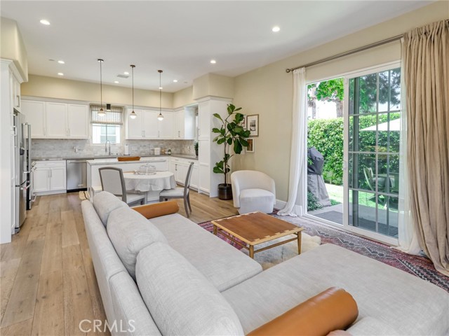 3918 W 242nd Street, Torrance CA: https://media.crmls.org/medias/b4068b6a-5f14-4fb6-82e4-045bf5c9f1b2.jpg