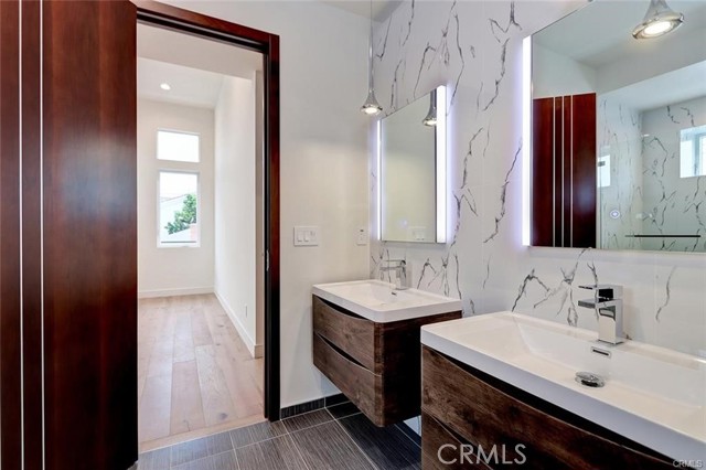 sample master bathroom