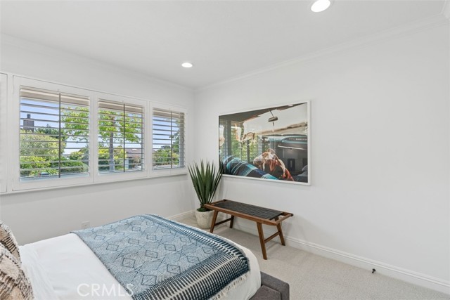 1056 Madison Place, Laguna Beach CA: https://media.crmls.org/medias/b406ef15-40cf-413a-8eac-02164a0df61c.jpg