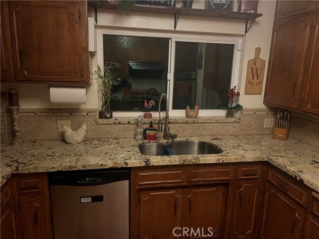 8484 Almond Avenue, Winton CA: https://media.crmls.org/medias/b407686f-6158-49de-94f5-05929f6133d2.jpg