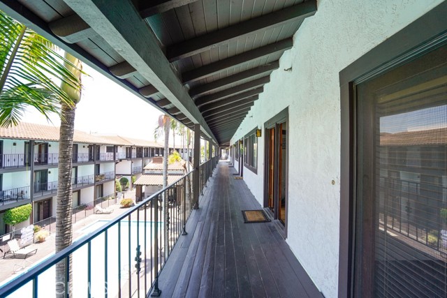 17200 Newhope Street, Fountain Valley CA: https://media.crmls.org/medias/b4079f44-4ef0-4b01-aefe-158f3728fe59.jpg