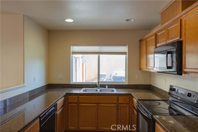 Detail Gallery Image 10 of 53 For 4376 Mathias Way, Merced,  CA 95348 - 3 Beds | 2/1 Baths
