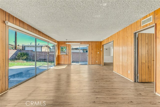 Detail Gallery Image 14 of 17 For 13961 Cantlay St, Van Nuys,  CA 91405 - 3 Beds | 2 Baths