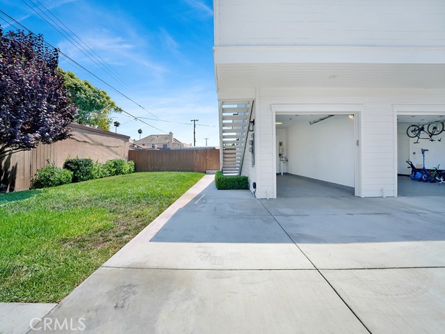 Detail Gallery Image 15 of 19 For 356 E 16th Pl #B,  Costa Mesa,  CA 92627 - 2 Beds | 2 Baths