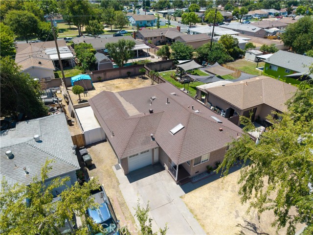 2304 W Flower Avenue, Fullerton CA: https://media.crmls.org/medias/b4097c0f-2179-4009-92f1-13a16e41bc2f.jpg
