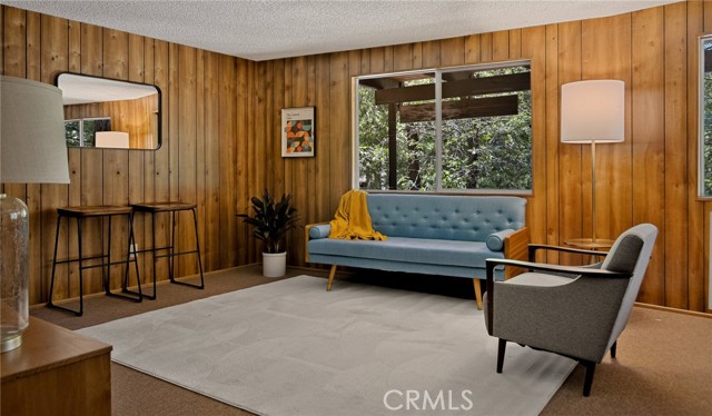 28645 Shenandoah Drive, Lake Arrowhead CA: https://media.crmls.org/medias/b4099e43-6b53-4d93-8d21-fa7a04274d4e.jpg