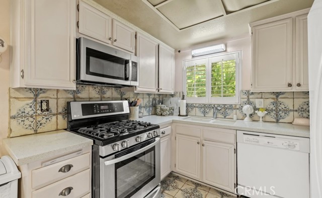 Detail Gallery Image 7 of 30 For 1149 Ramona Dr, Newbury Park,  CA 91320 - 3 Beds | 2 Baths