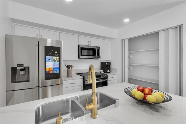 3531 Rainbow Lane, Highland CA: https://media.crmls.org/medias/b40a3b1b-29f2-4146-a3c1-9bc31e723499.jpg