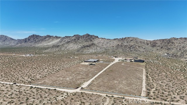 Detail Gallery Image 12 of 39 For 31163 Villa Nova Rd, Lucerne Valley,  CA 92356 - 4 Beds | 3 Baths