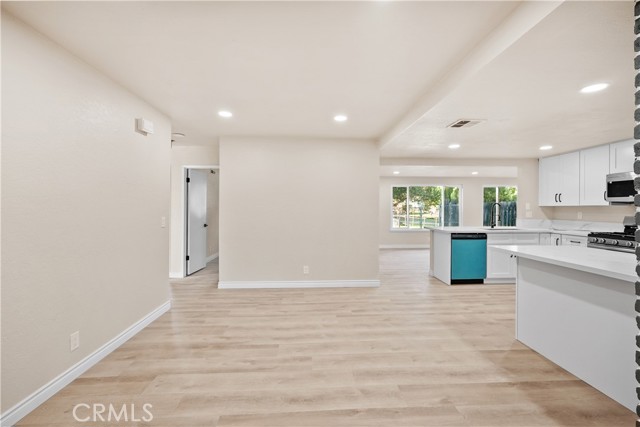 Detail Gallery Image 7 of 31 For 17551 Holden, Perris,  CA 92570 - 4 Beds | 2 Baths