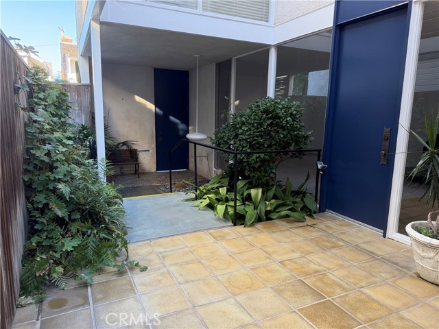 Detail Gallery Image 4 of 29 For 321 Coral Ave, Newport Beach,  CA 92662 - 2 Beds | 3 Baths