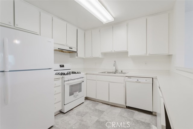 310 North Jackson Street, 128 photo 17