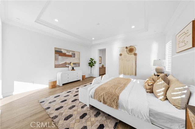 111 great oak, Irvine CA: https://media.crmls.org/medias/b40b9512-7b13-4dd5-80a8-ef126cc37046.jpg