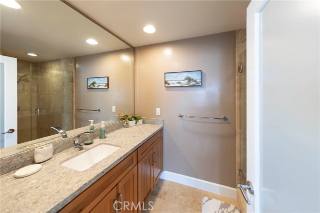 Detail Gallery Image 16 of 29 For 1040 La Mirada St, Laguna Beach,  CA 92651 - 3 Beds | 3 Baths