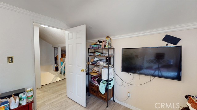 5854 Woodlawn Avenue, Los Angeles CA: https://media.crmls.org/medias/b40c77ec-7ffb-4352-85c1-7d3d6da96719.jpg