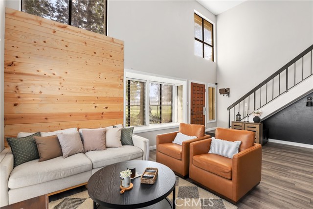 Detail Gallery Image 3 of 26 For 9832 Karmont Ave, South Gate,  CA 90280 - 2 Beds | 2 Baths