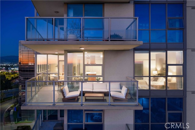 9 MacArthur Place, Santa Ana CA: https://media.crmls.org/medias/b40d051a-8d3f-45f9-8e17-06eba590a14b.jpg