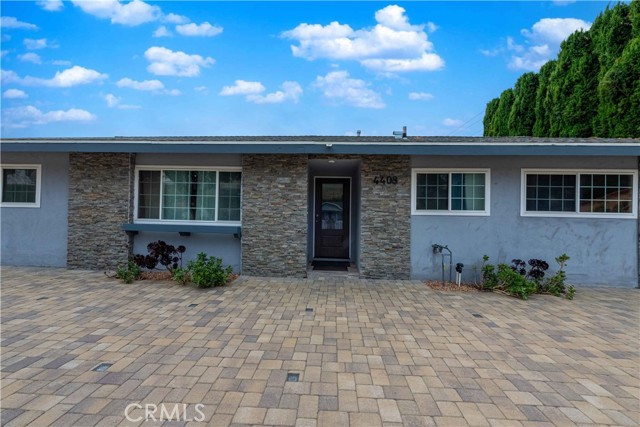 Detail Gallery Image 3 of 58 For 4408 Walnut Ave, Simi Valley,  CA 93063 - 3 Beds | 3 Baths
