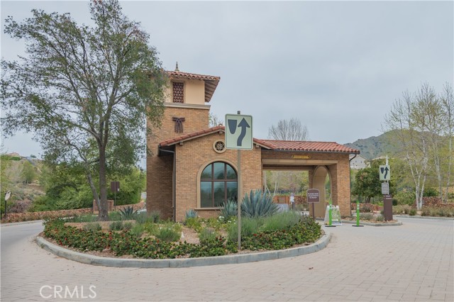 24716 Acadia Drive, Corona CA: https://media.crmls.org/medias/b40de8c1-ef7c-460d-82f6-612b022d0ff9.jpg