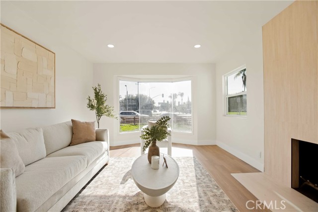 Detail Gallery Image 13 of 27 For 5201 Anahurst, South Gate,  CA 90280 - 3 Beds | 2 Baths