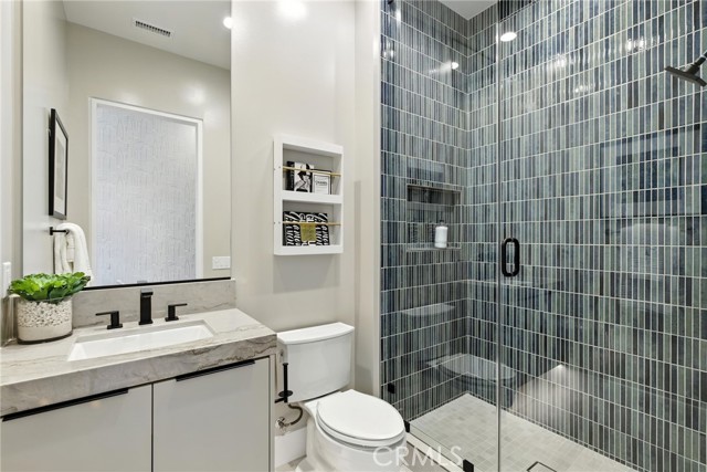 437 Promontory, Irvine CA: https://media.crmls.org/medias/b40eafb8-fb7f-4ecc-9def-9a2d5fc0b942.jpg