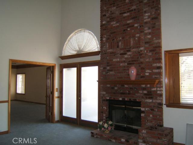 Detail Gallery Image 13 of 31 For 16342 Ridge View Dr, Apple Valley,  CA 92307 - 4 Beds | 2/1 Baths