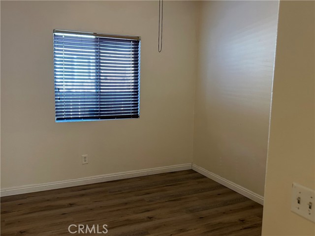 Detail Gallery Image 8 of 14 For 10514 Inyo Ct, Adelanto,  CA 92301 - 3 Beds | 2 Baths