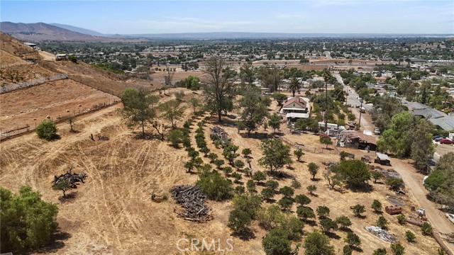 8600 58th Street, Jurupa Valley CA: https://media.crmls.org/medias/b40fd27c-d327-4d04-807f-f82c1b787f01.jpg
