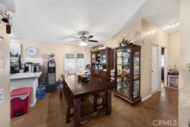 Detail Gallery Image 10 of 44 For 2851 S La Cadena Dr #26,  Colton,  CA 92324 - 4 Beds | 2 Baths