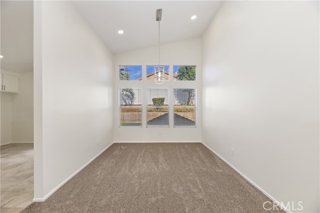 2440 Marigold Way, Corona CA: https://media.crmls.org/medias/b4101553-fd62-4fde-930b-7da8a006b050.jpg