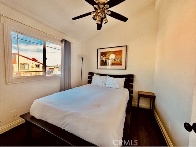 127 29th Street, Newport Beach CA: https://media.crmls.org/medias/b410ecd9-1a56-4d3c-89cc-d888e9784050.jpg