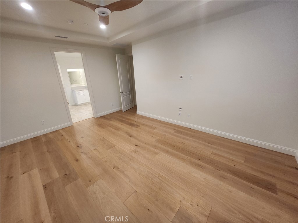 https://media.crmls.org/medias/b410f0e6-2746-42e2-9762-0988b126e871.jpg?preset=X-Large
