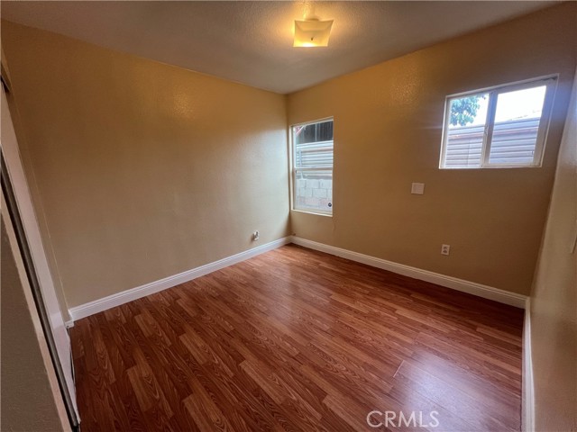 Detail Gallery Image 5 of 9 For 6916 S Main St #1/2,  Los Angeles,  CA 90003 - 1 Beds | 1 Baths