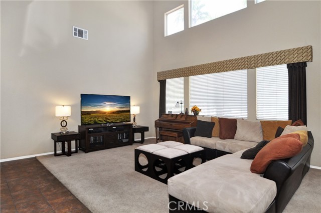 Detail Gallery Image 6 of 35 For 889 Feather Peak Dr, Corona,  CA 92882 - 4 Beds | 2/1 Baths