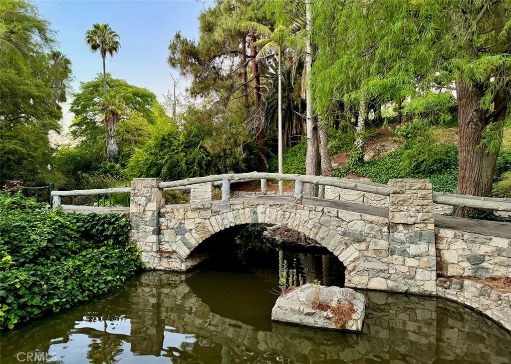 https://media.crmls.org/medias/b412b36c-3bdb-4f1d-9630-5f1529fef467.jpg?preset=X-Large
