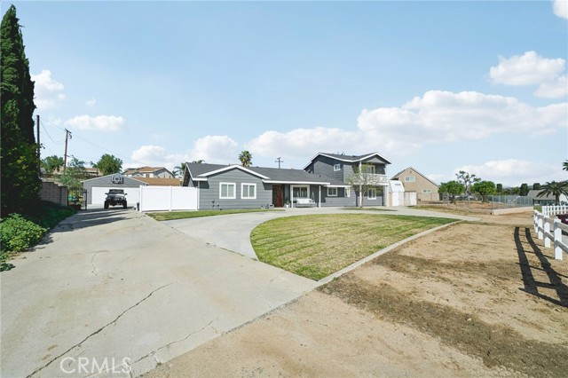 Detail Gallery Image 2 of 56 For 2821 Riding Ring, Norco,  CA 92860 - 7 Beds | 4 Baths