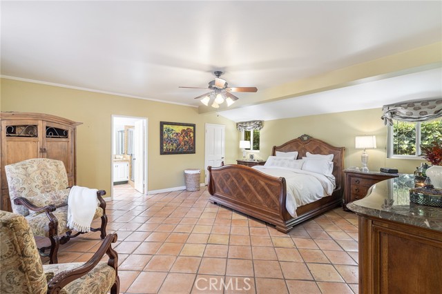8841 White Oak Avenue, Sherwood Forest CA: https://media.crmls.org/medias/b412fe8a-57e0-4d9d-a5bc-30965dc16a45.jpg