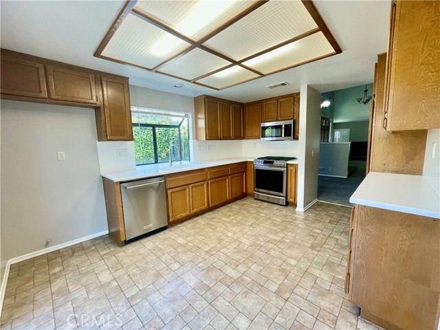 Detail Gallery Image 5 of 14 For 948 Sandstone Dr, Glendora,  CA 91740 - 2 Beds | 2 Baths
