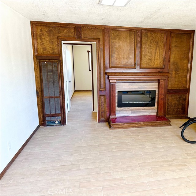 839 E Avenue P12, Palmdale CA: https://media.crmls.org/medias/b41388a3-6d39-47bc-9f4e-278534930050.jpg