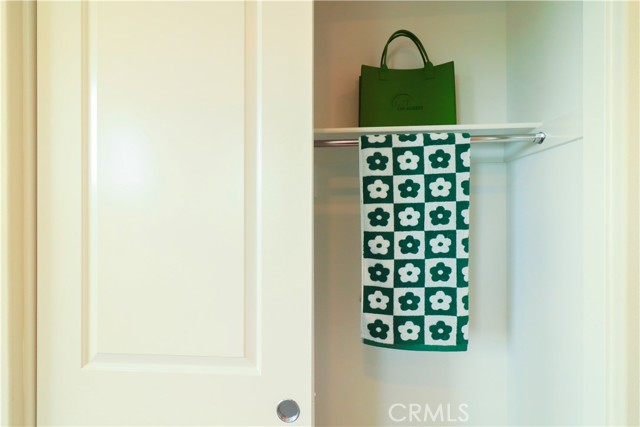 390 Riverbend, Lake Forest CA: https://media.crmls.org/medias/b413b107-0437-4211-85a9-9ad1473df994.jpg