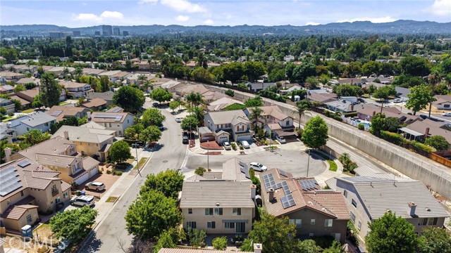 Detail Gallery Image 6 of 71 For 22601 Gault St, West Hills,  CA 91307 - 5 Beds | 3 Baths
