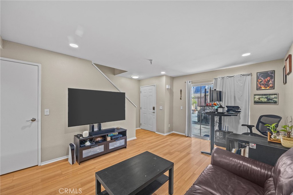 MLS #OC25246955 image #4