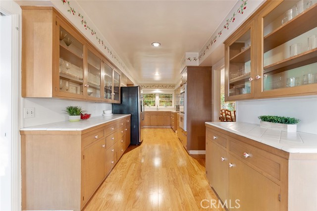 Detail Gallery Image 11 of 50 For 1940 Arroyo Dr, Riverside,  CA 92506 - 4 Beds | 3 Baths