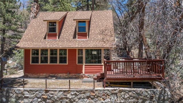 352 Big Bear Trail, Fawnskin CA: https://media.crmls.org/medias/b41775ac-b98e-476b-a2df-64e7792d3172.jpg